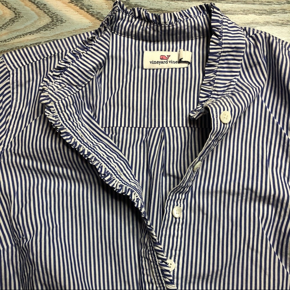 💚Vineyard Vines top - Picture 3 of 5